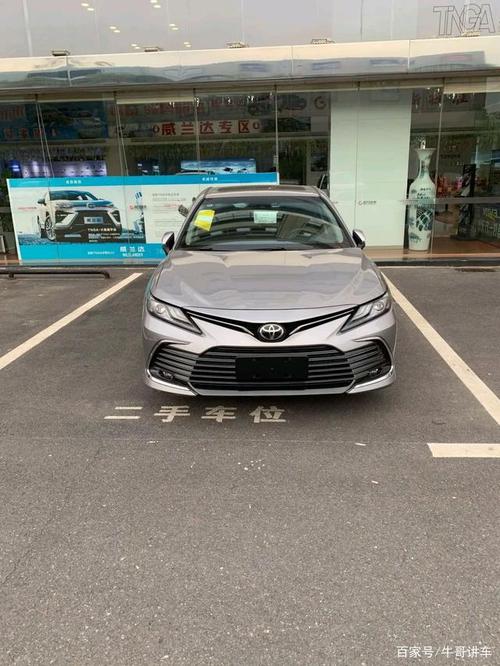 21款凯美瑞2.0豪华版,钛辉银的颜色,太完美了