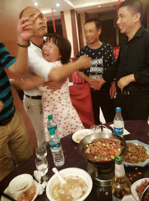 界水中学八一届初中一班35周年同学聚会(33人)