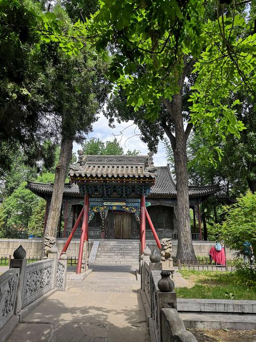 位于山西省太原市晋源区晋祠镇,原名为晋王祠,初名唐叔虞祠,是为纪念
