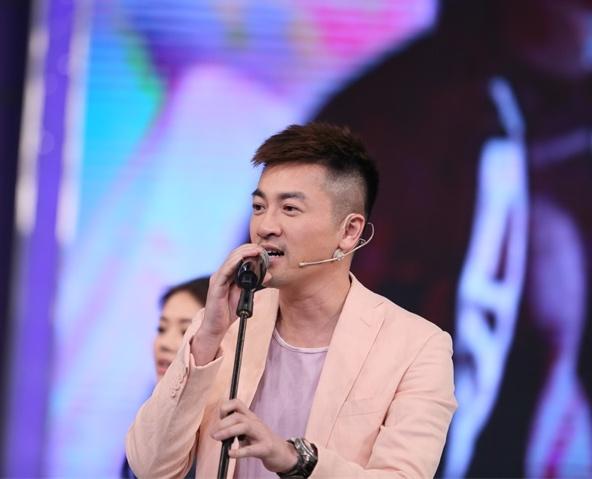 马思纯参与了《超级访问》的录制,节目将于今晚播出,现场苏有朋讲述了