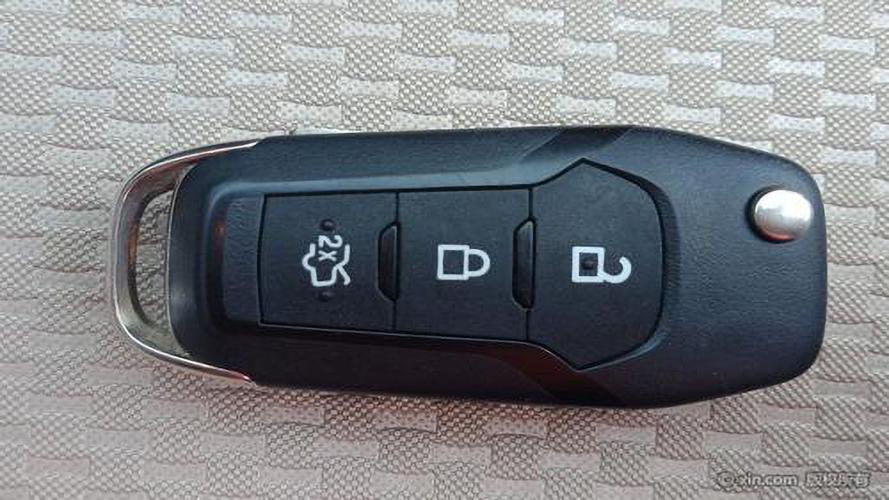 福特锐界车钥匙怎么换电池