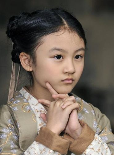 陆子艺长大后的照片