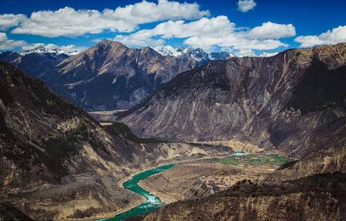 雅鲁藏布大峡谷:世界第一大峡谷