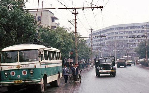1983年的重庆无轨电车,你见过吗?