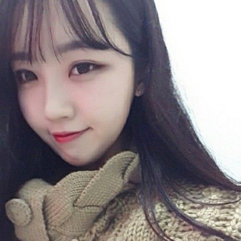 长发飘飘的漂亮女生微信头像图片