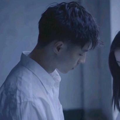 情侣头像丧高清伤感的情侣头像丧系真人男女图片