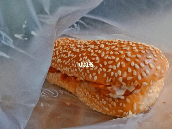 华荣面包_面包_肉松_披萨_辣味_面包控_美食_美食展示