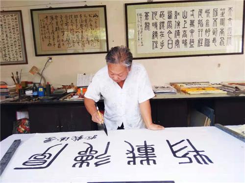 多才多艺的书法家——陆立宏老师