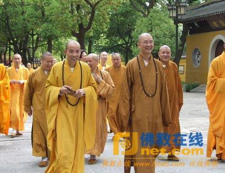 北京龙泉寺方丈学诚法师一行,到江苏省苏州市西园寺参访,西园寺方丈