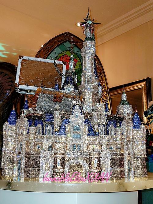 超酷炫lv硬箱配上本宫の最美迪士尼水晶城堡_路易威登怎么样_城堡