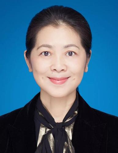 迟子建同志简历