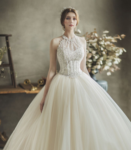 白婚纱之所以成为西式婚礼的主流,原来是跟她有关