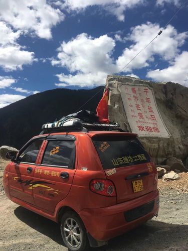 潍坊残疾大叔开0.6l排量"小蹦蹦"自驾西藏,爬坡只能挂一档