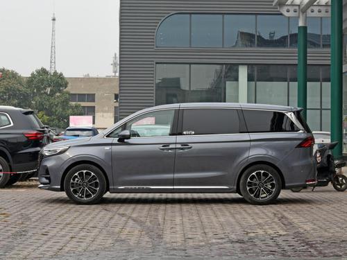 6座及以上车型 荣威imax8 现车充足,购车优惠0.5万元