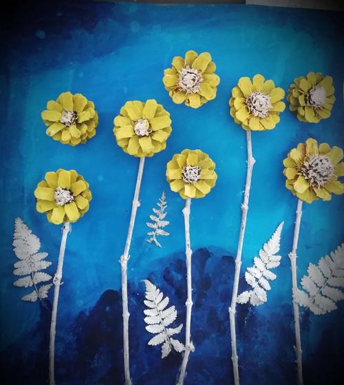 龙岩技师学院幼教班手工作品-----废旧物品装饰画