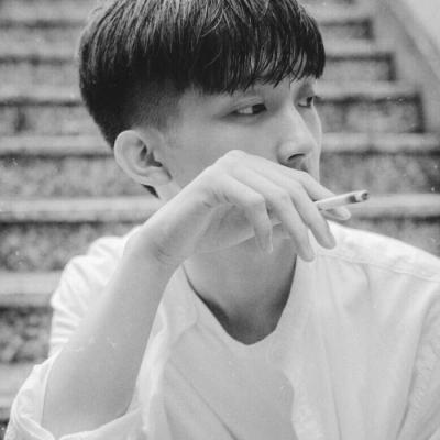 高清男生吸烟失落伤感头像图片_男生头像_美头网