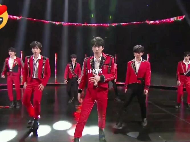 裤子_紧身裤_严浩翔