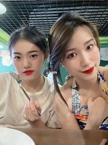 自拍分享|闺蜜合照_自拍_拍照姿势_西南大学自由行热门攻略_摄影_摄影