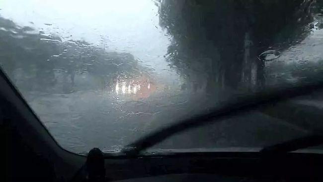 下雨天开车一定要知道的6件事!值得收藏!