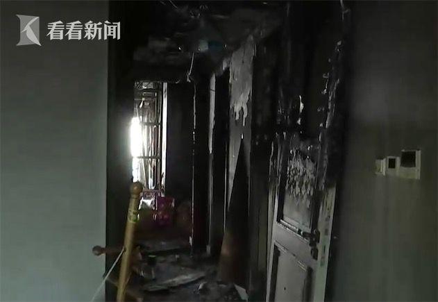 视频丨杭州保姆纵火案:家属带领记者回到现场 还原悲惨经过