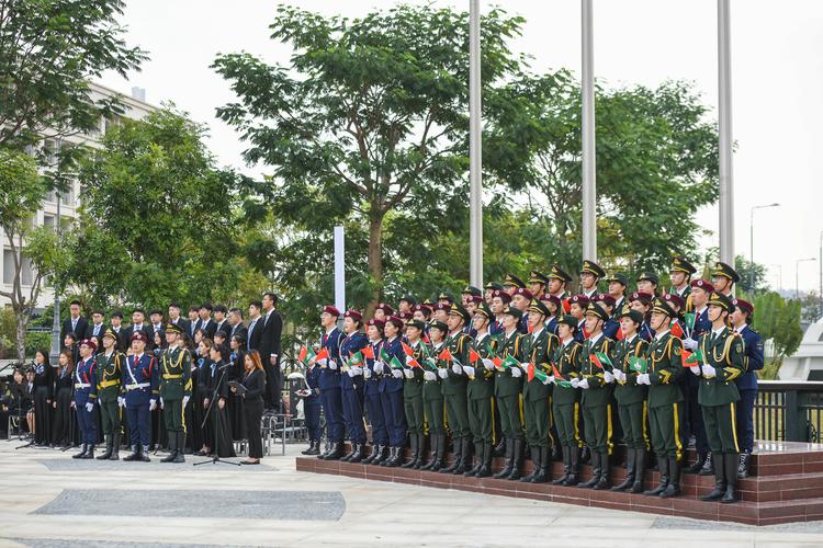 学校国旗护卫队应邀赴澳门大学参加澳门回归20周年庆祝活动