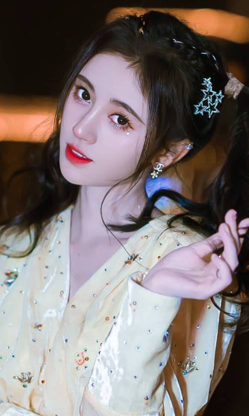 鞠婧祎的颜值就没输过看到照片后网友楚楚动人啊