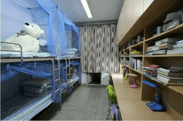 学生"凡尔赛"晒大学宿舍走红,空调独立卫浴应有尽有,惹人羡慕