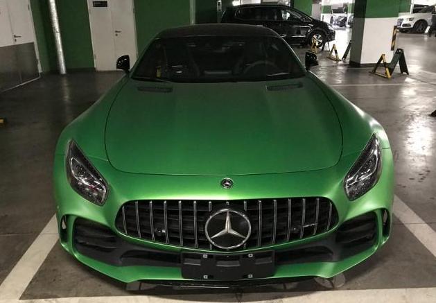 战神都怕的奔驰跑车,北京有3辆,买绿色加价20万