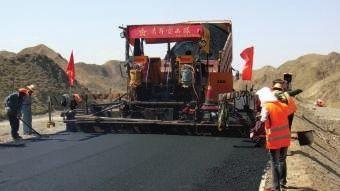 张掖公路分局东乐至双窝铺(甘肃内蒙古界)公路改建工程建设纪实(组图)