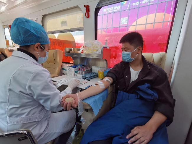 无偿献血传希望,南水北调递爱心