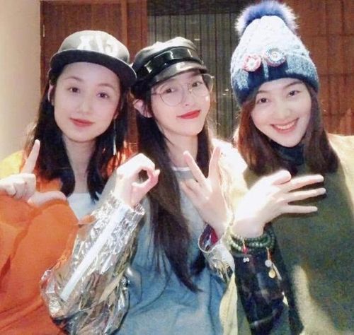 唐嫣官宣闺蜜新阵容!姐妹们太美了吧 这几位看起来靠谱点