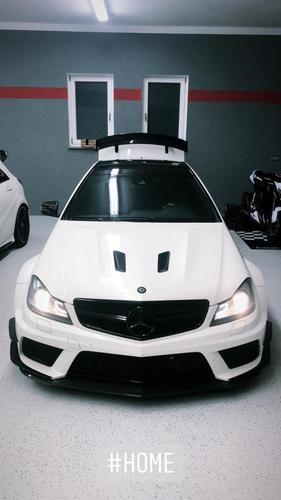 奔驰amg-c63 blackseries全屏壁纸