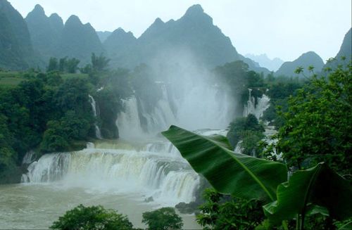 德天跨国大瀑布