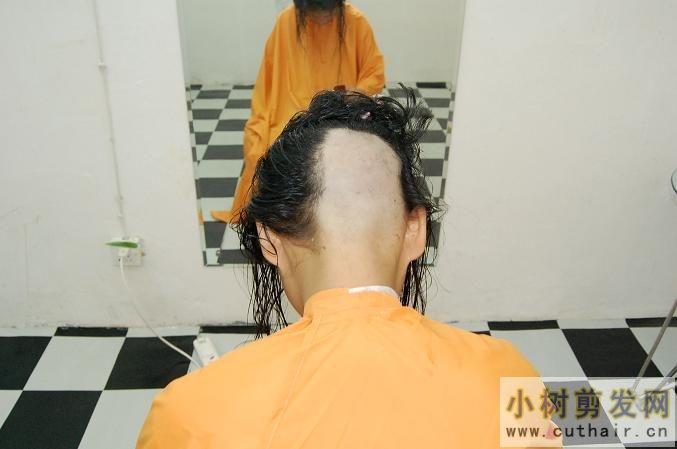 剃刀倒剃后脑:倒刮bob(19)