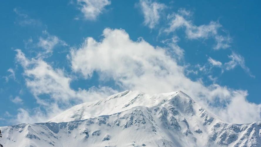 大气磅礴壮美雪山