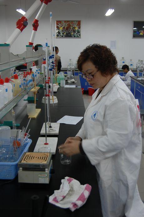 问:本人现在在一水泥厂的化验室工作,但其只是水泥粉磨,不生产熟料.