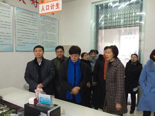 12月24日,省妇联副主席龚明珠一行来到我市开展"下基层,访妇情,办实事