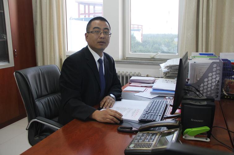 刘润民:盐池高级中学副校长