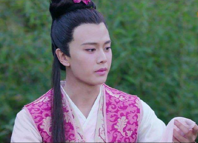 影视剧里惊艳四座的女装大佬,尹正陈晓上榜,任嘉伦只