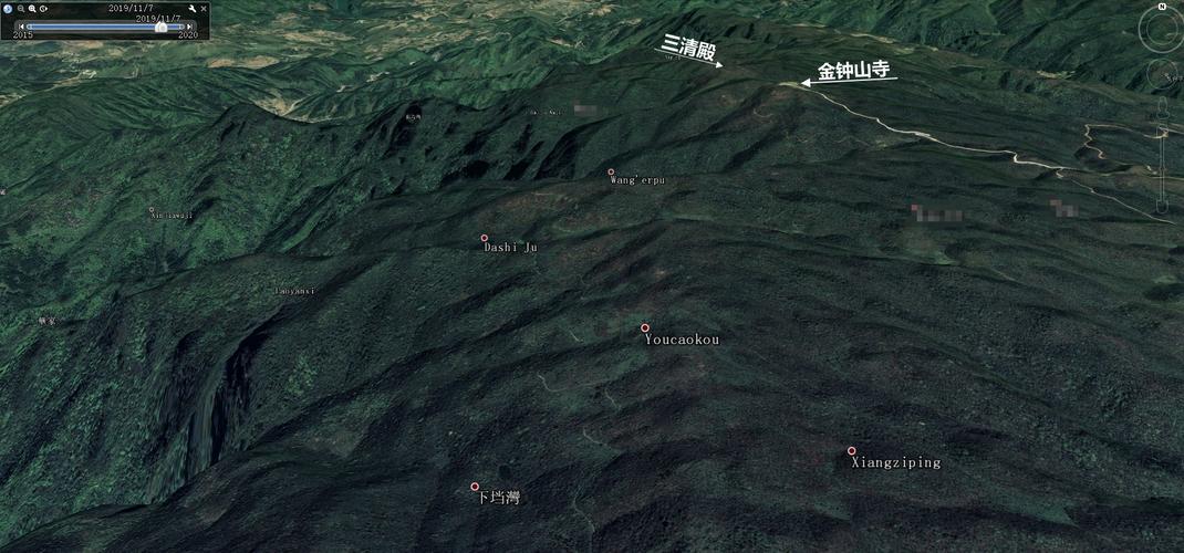 遵义金钟山位于西南-东北走向的大娄山脉的东段,其北偏西侧为成排深切