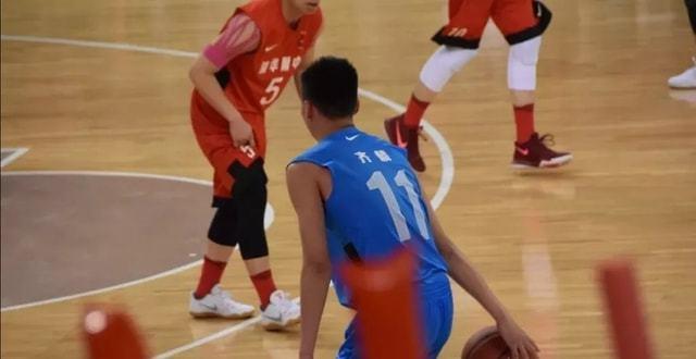 批评年轻球员假装努力这合适吗新疆队是怎么了