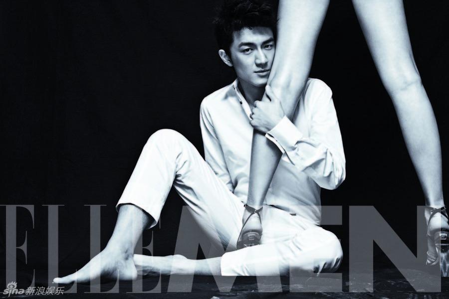 林更新黑白影像写真 万人迷型男魅力无限 (图)