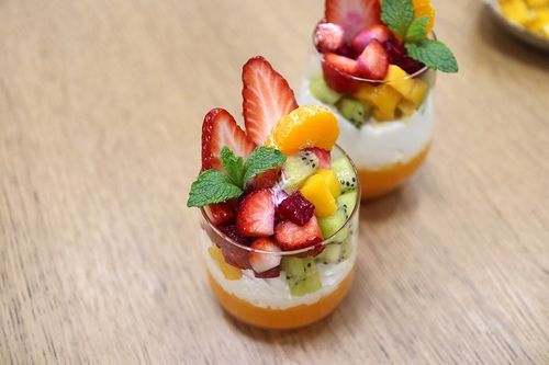 缤纷奶油水果杯