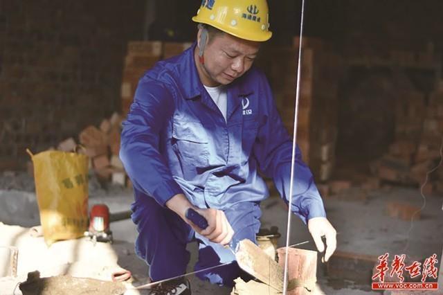 "获评今年全国劳动模范后,这是孟德良从北京载誉归来的第一句话.