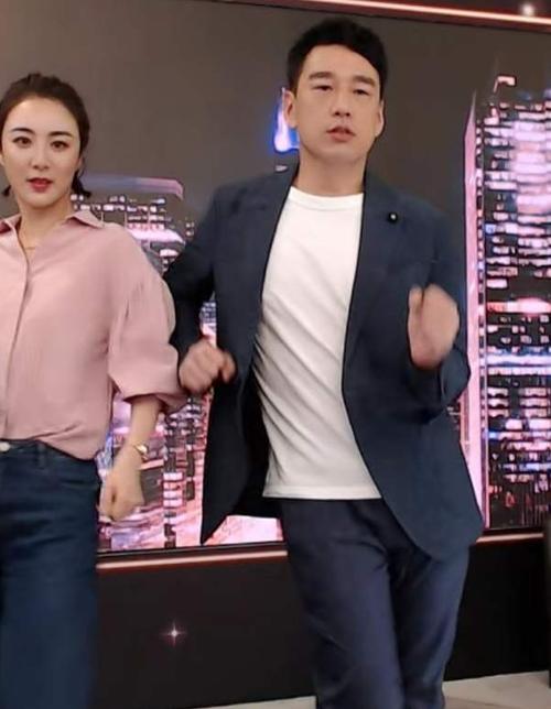 娱乐圈"最大富豪"王耀庆,独宠老婆19年,低调又专情