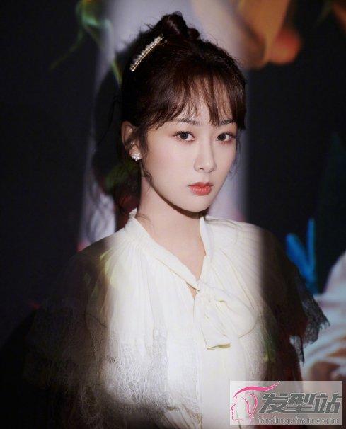 杨紫最新短发发型清爽文艺尽显干练气质