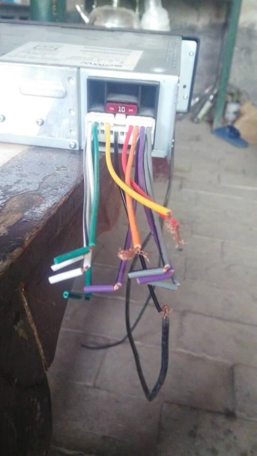 五菱宏光上的cd怎么接求解