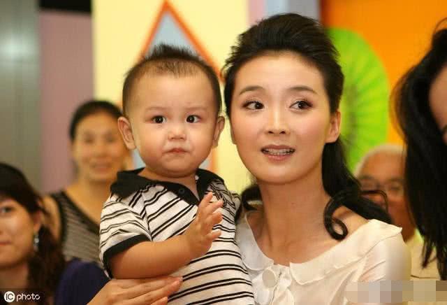 王艳36岁继子曝光,原来是我们熟悉的他,难怪周迅都想当儿媳妇