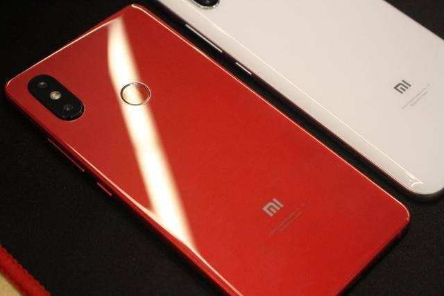 小米"双娇"对比评测:男生更爱小米8,女生钟爱se!