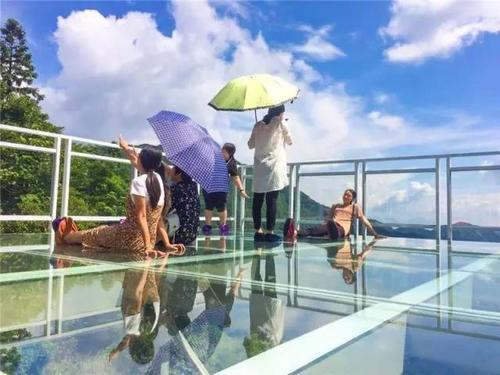 11月11/12号,105元(不含餐)高州仙人洞玻璃桥,负离子好空气清新一日游